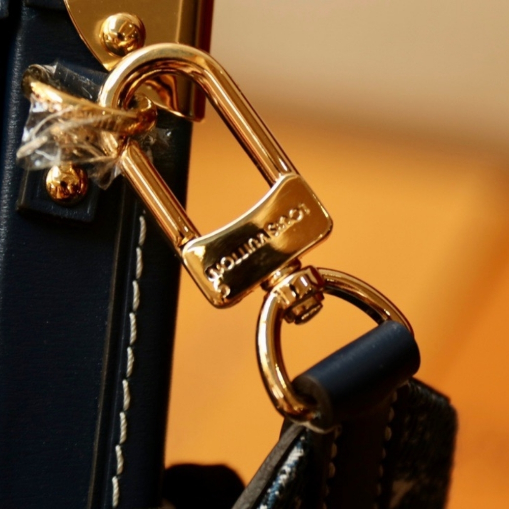 <AUTHENTIC>Louis Vuitton bag - image 3